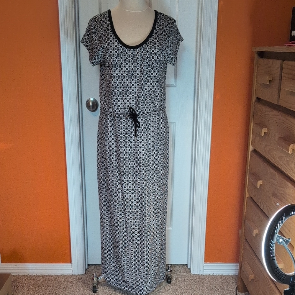 Talbots Black and White Geometric Maxi Dress